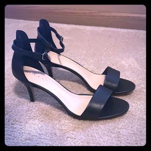 Kelly & Katie Nadia Black Heel